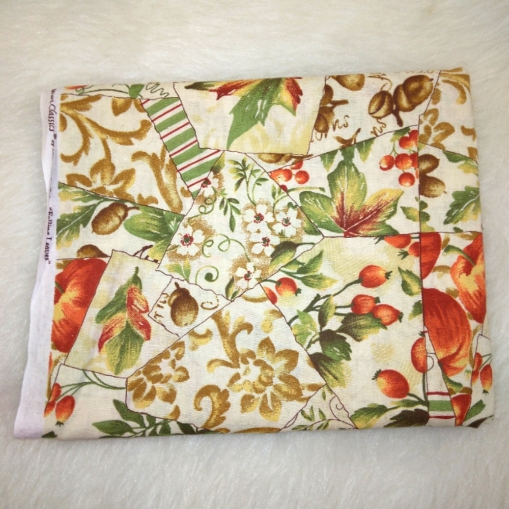 FABRIC "Falling Leaves" 100% cotton Signature Classics by Oakhurst Texti…